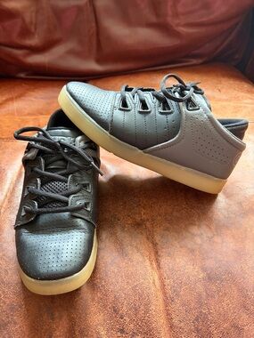 Osiris Skate Shoes Leather Light Up Size US 5 (EUR 37.5)